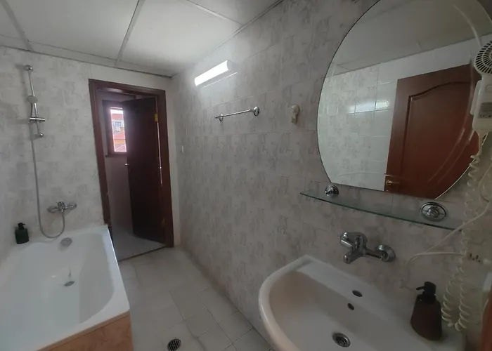 Olympic With Free Parking Guest house